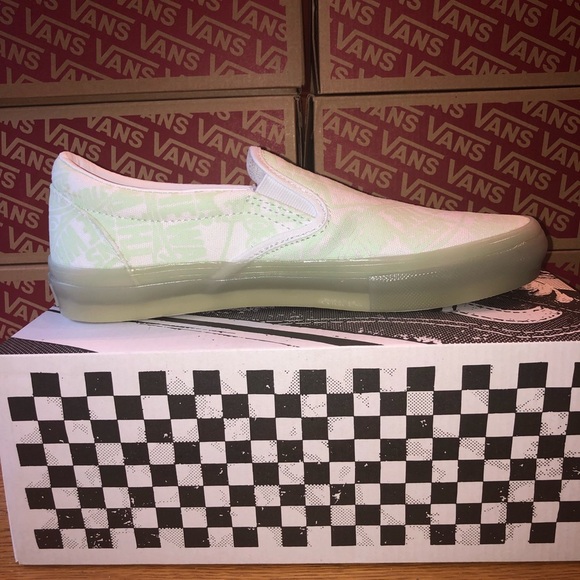 Vans Glow in the Dark! New in box! - Picture 8 of 12
